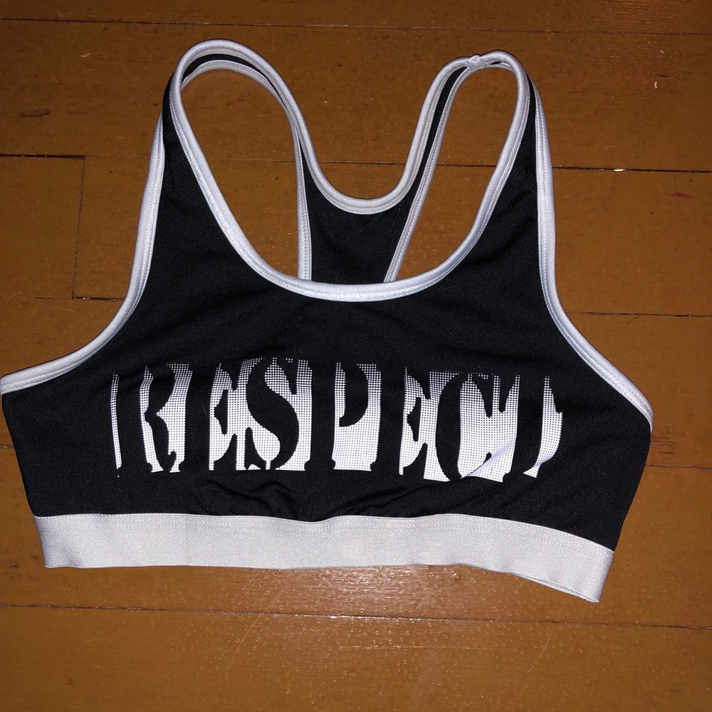 BLACK AND WHITE SPORTS BRA FROM DANSKIN NOW